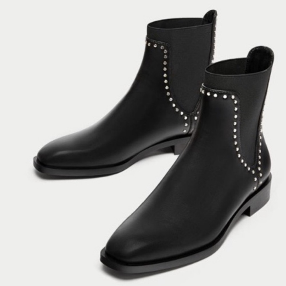 *SOLD* Zara boots (38)